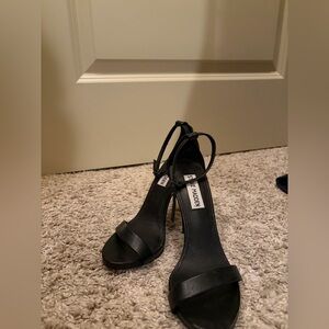 Nine West heel, size 5.5